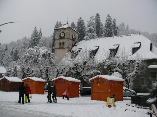 installation du village de Noël